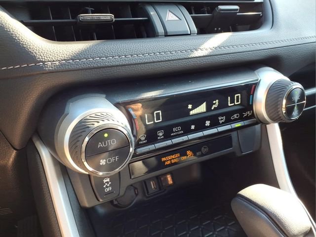 Used 2022 Toyota RAV4 LE AWD/4WD image 22