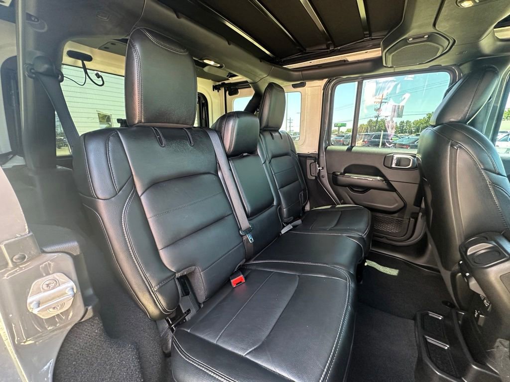 Used 2020 Jeep Wrangler Unlimited Sahara w/ Cold Weather Group AWD/4WD image 21
