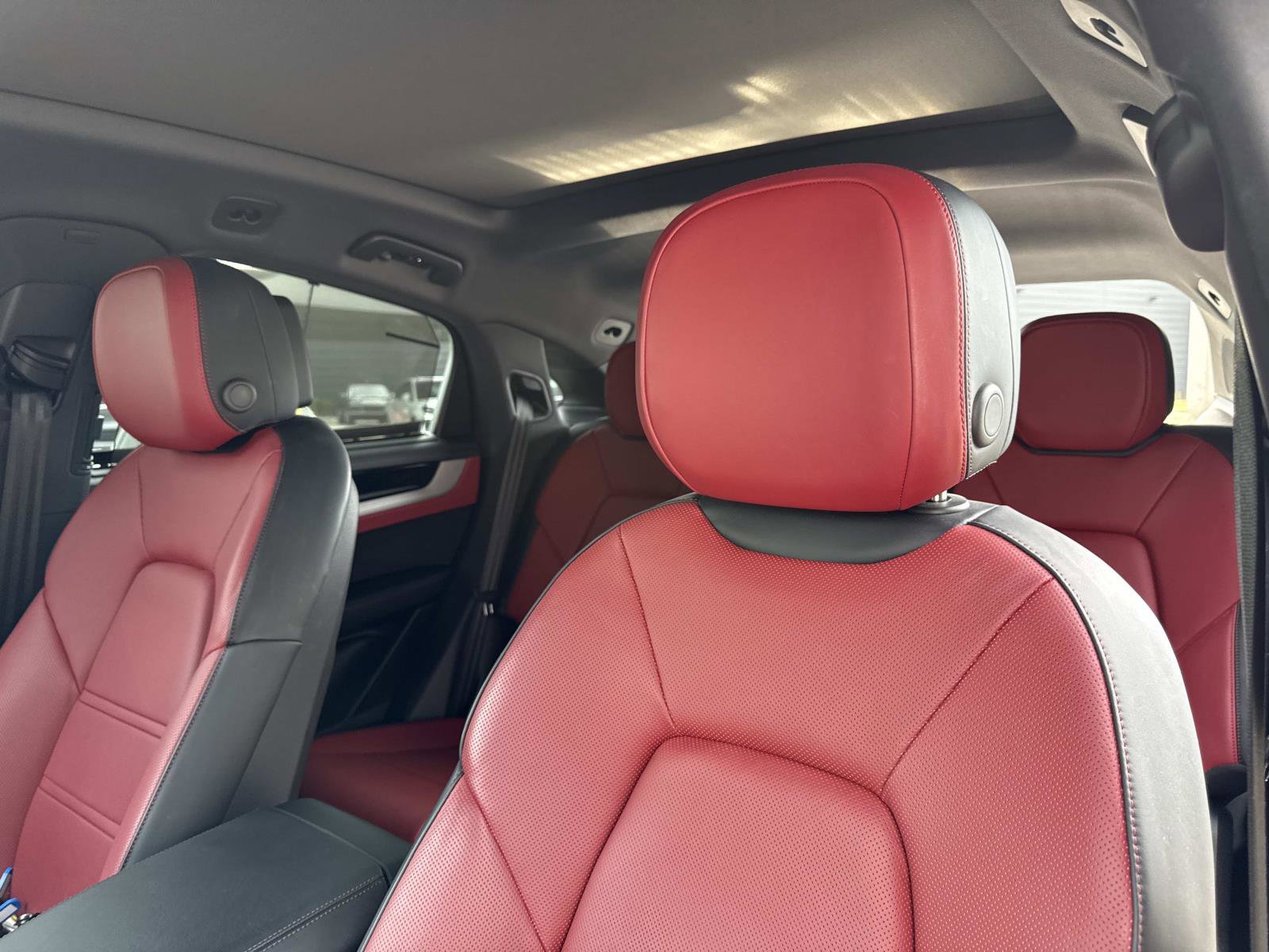 Certified 2024 Porsche Cayenne Coupe image 24