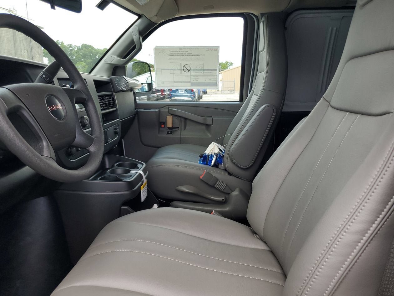 New 2026 GMC Savana 2500 Extended RWD image 18