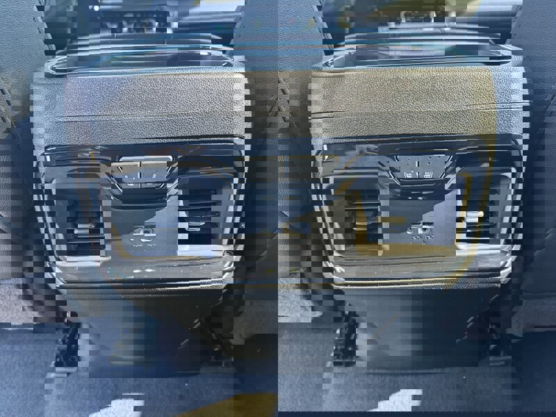 Used 2025 GMC Sierra 2500 AT4 w/ AT4 Premium Plus Package image 28