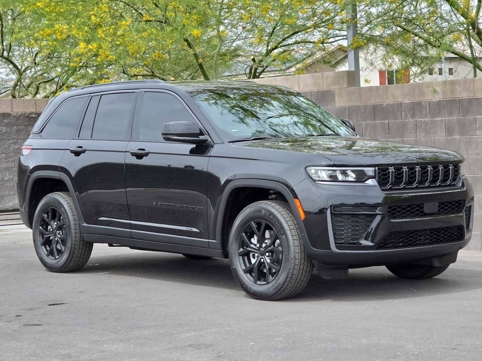 New 2026 Jeep Grand Cherokee Altitude AWD/4WD image 4