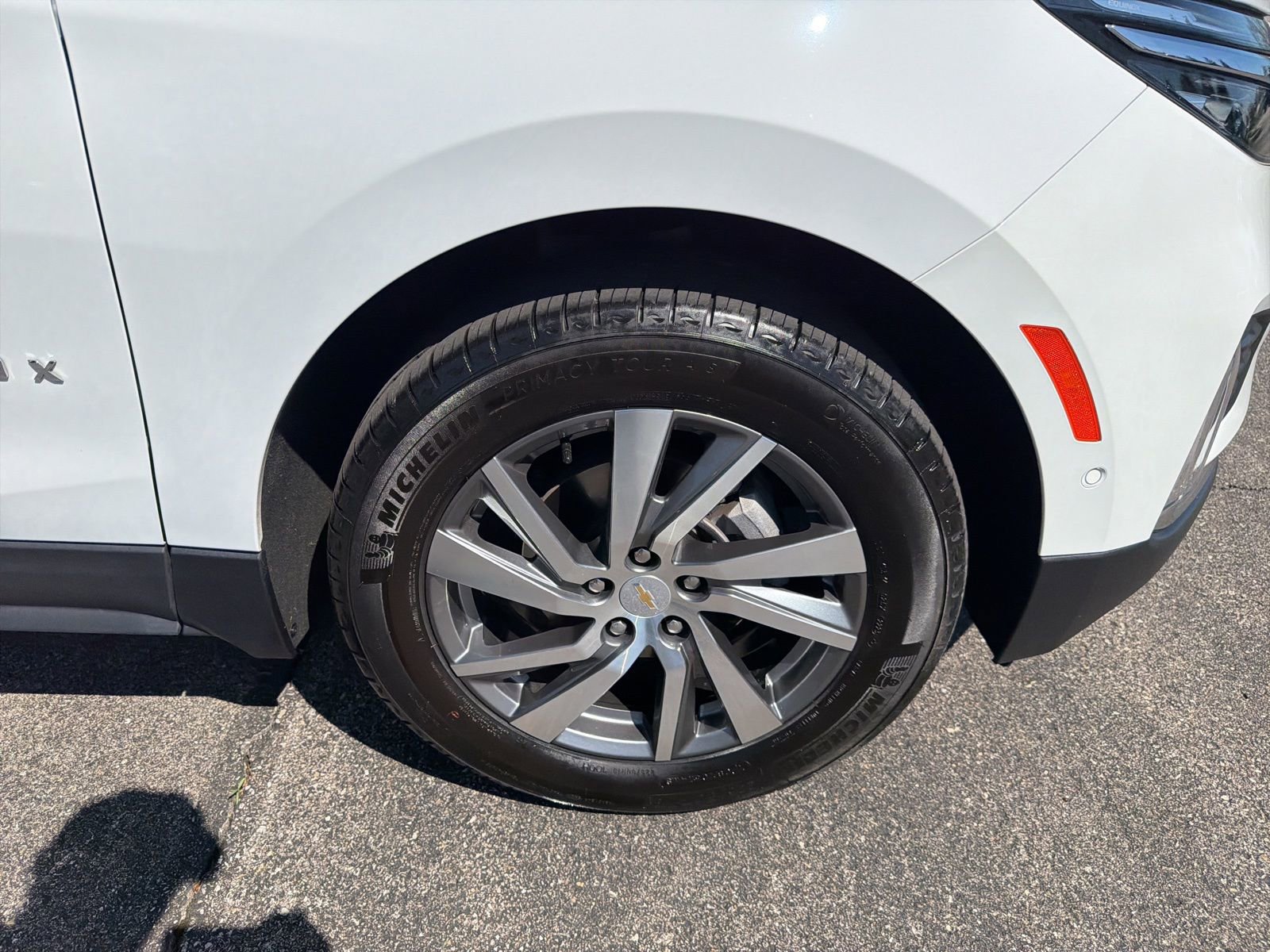 Used 2024 Chevrolet Equinox Premier image 35