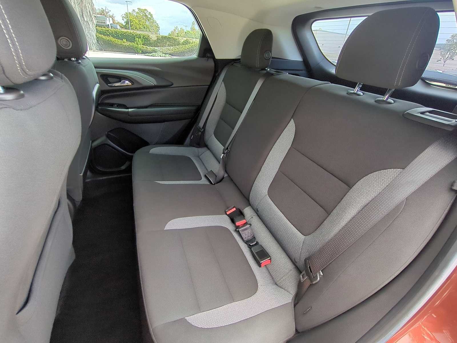 Used 2021 Chevrolet TrailBlazer LS FWD image 23