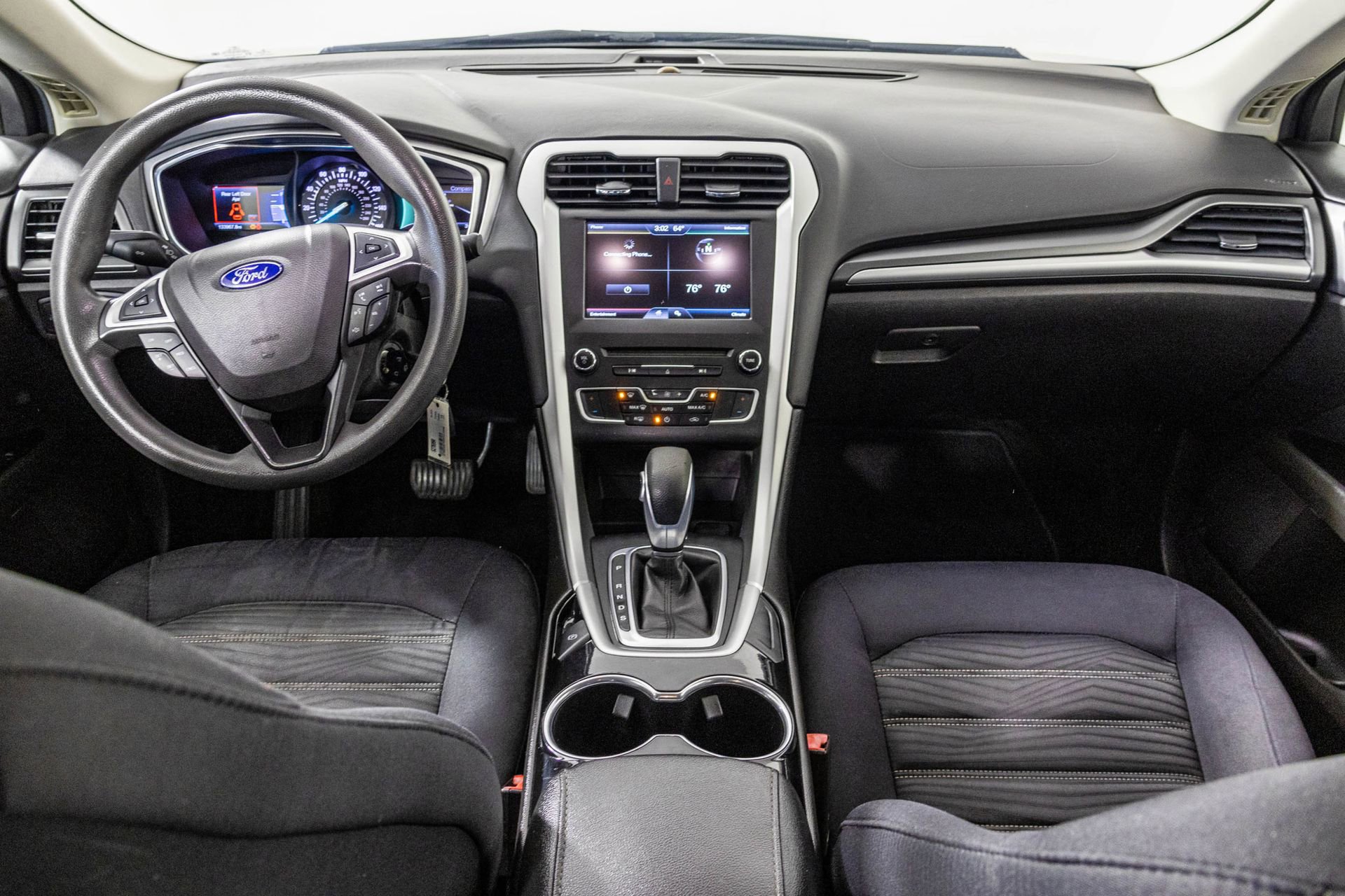 Used 2016 Ford Fusion SE FWD image 22