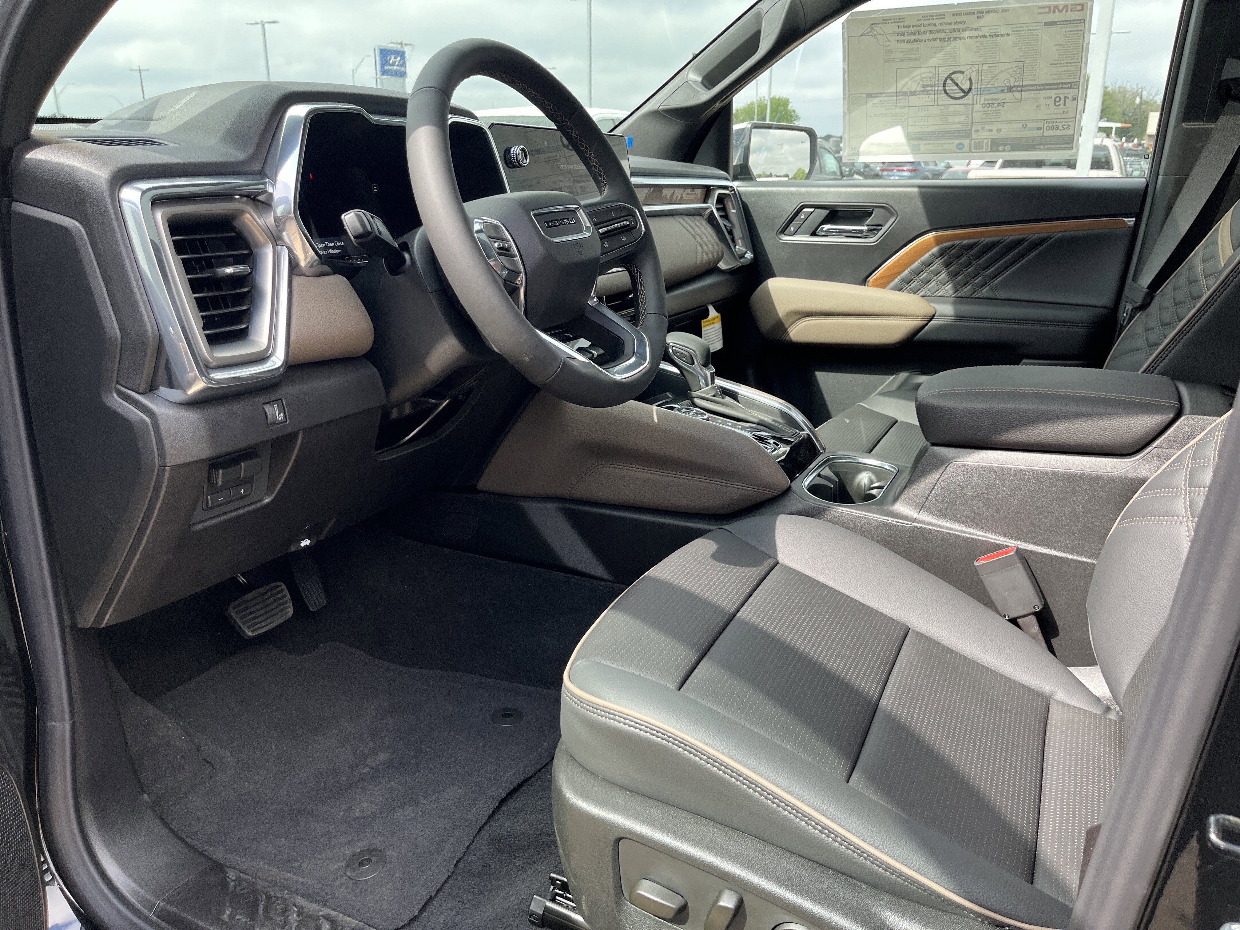 New 2026 GMC Canyon Denali AWD/4WD image 8