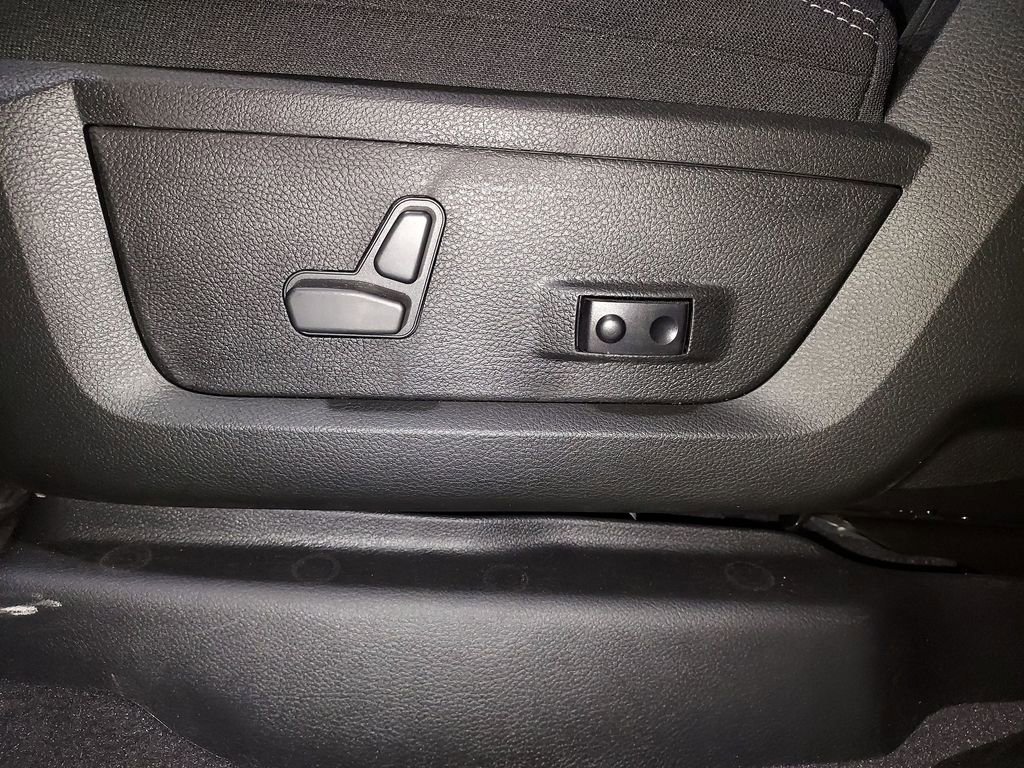 New 2026 RAM 2500 Big Horn AWD/4WD image 18
