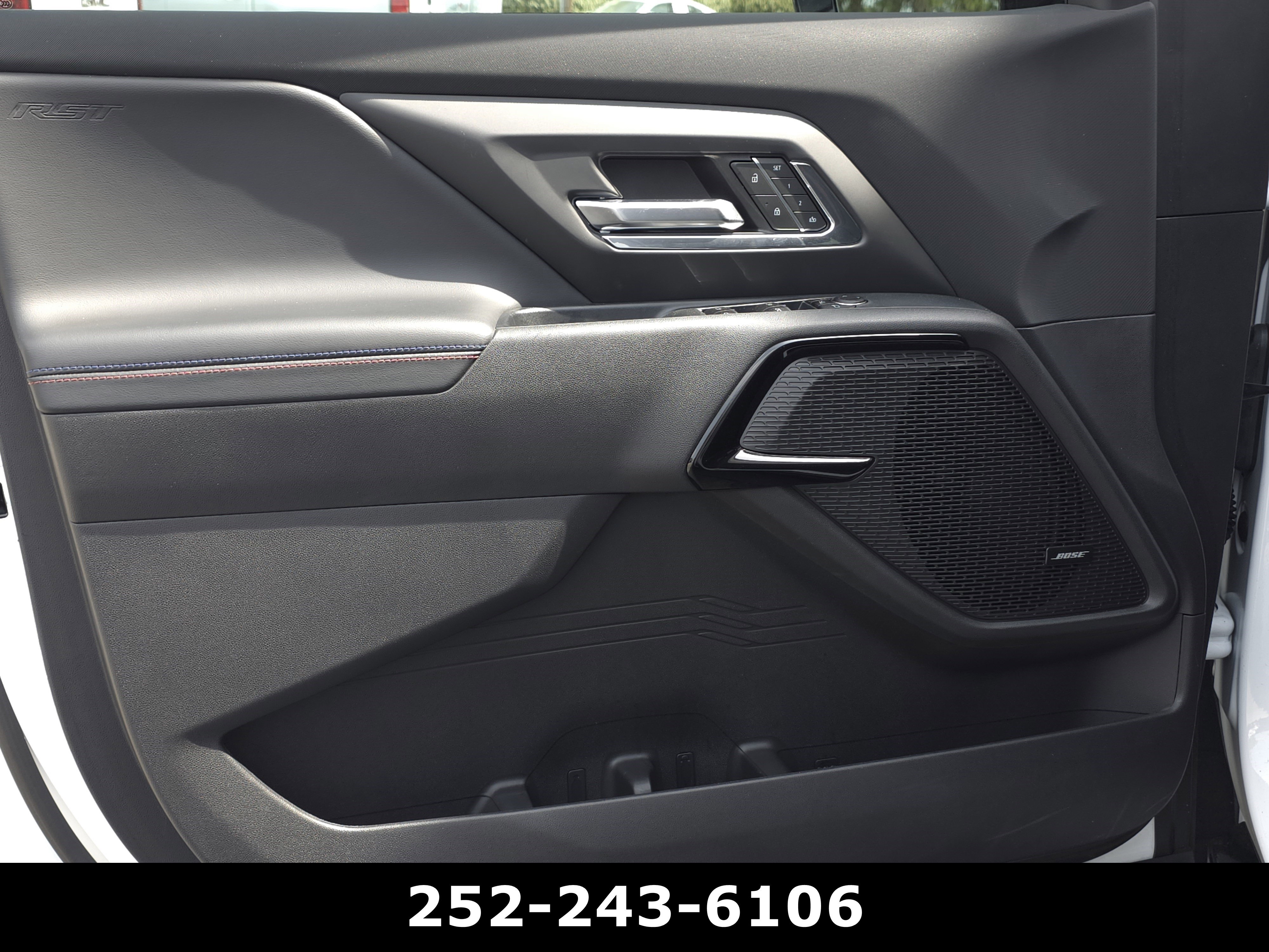 Used 2025 Chevrolet Silverado EV RST AWD/4WD image 27