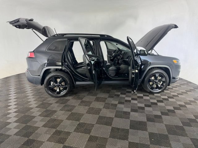 Used 2021 Jeep Cherokee Latitude Plus w/ Sun & Sound Group AWD/4WD image 16