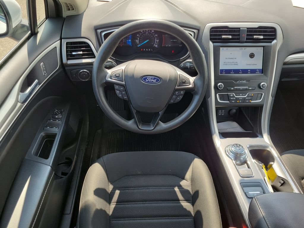 Used 2020 Ford Fusion SE FWD image 27