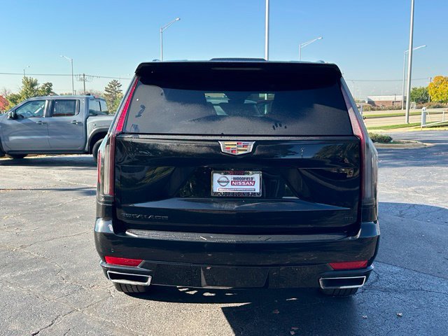 Used 2023 Cadillac Escalade Premium Luxury AWD/4WD image 4