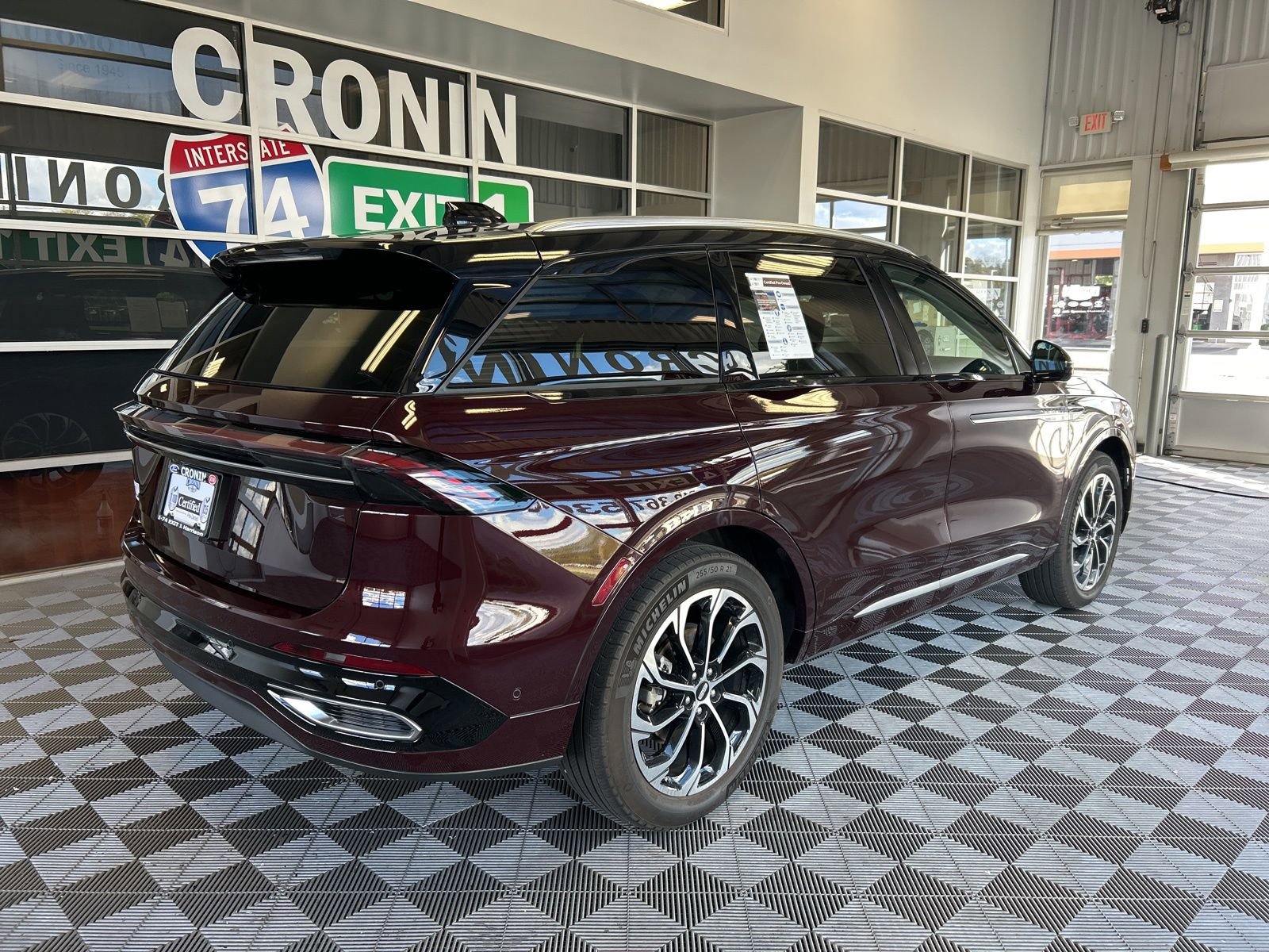 Used 2024 Lincoln Nautilus Reserve image 6