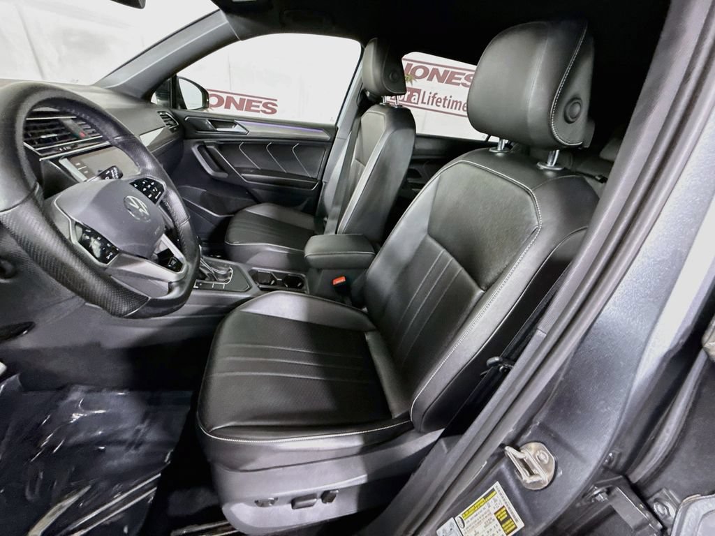Used 2022 Volkswagen Tiguan SE R-Line FWD image 24