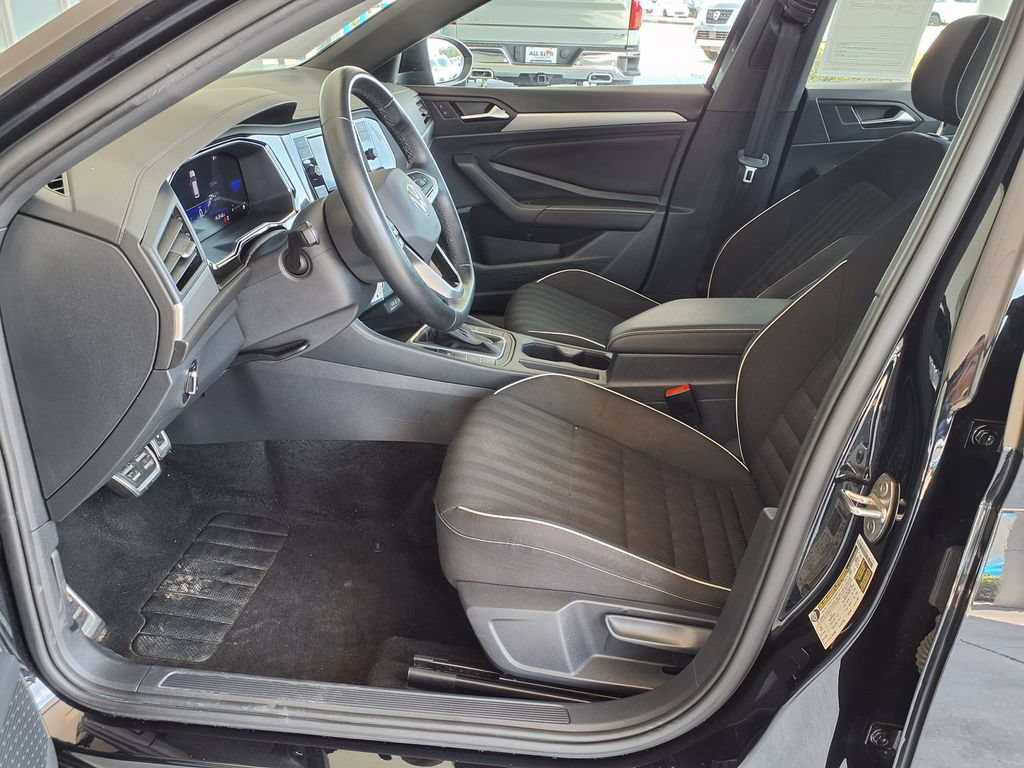 Used 2023 Volkswagen Jetta Sport FWD image 17