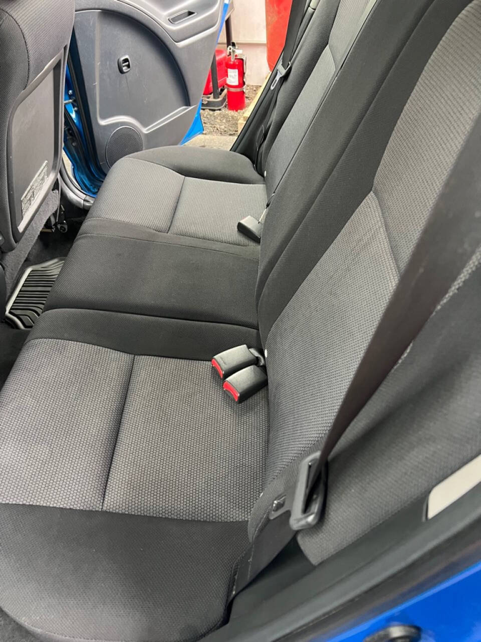 Used 2007 Pontiac Vibe w/ Preferred Package FWD image 25