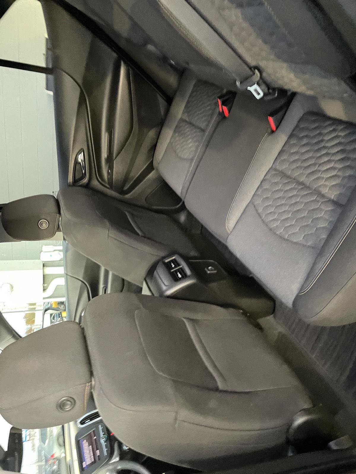 Used 2020 Chevrolet Equinox LT w/ LPO, Floor Liner Package AWD/4WD image 15