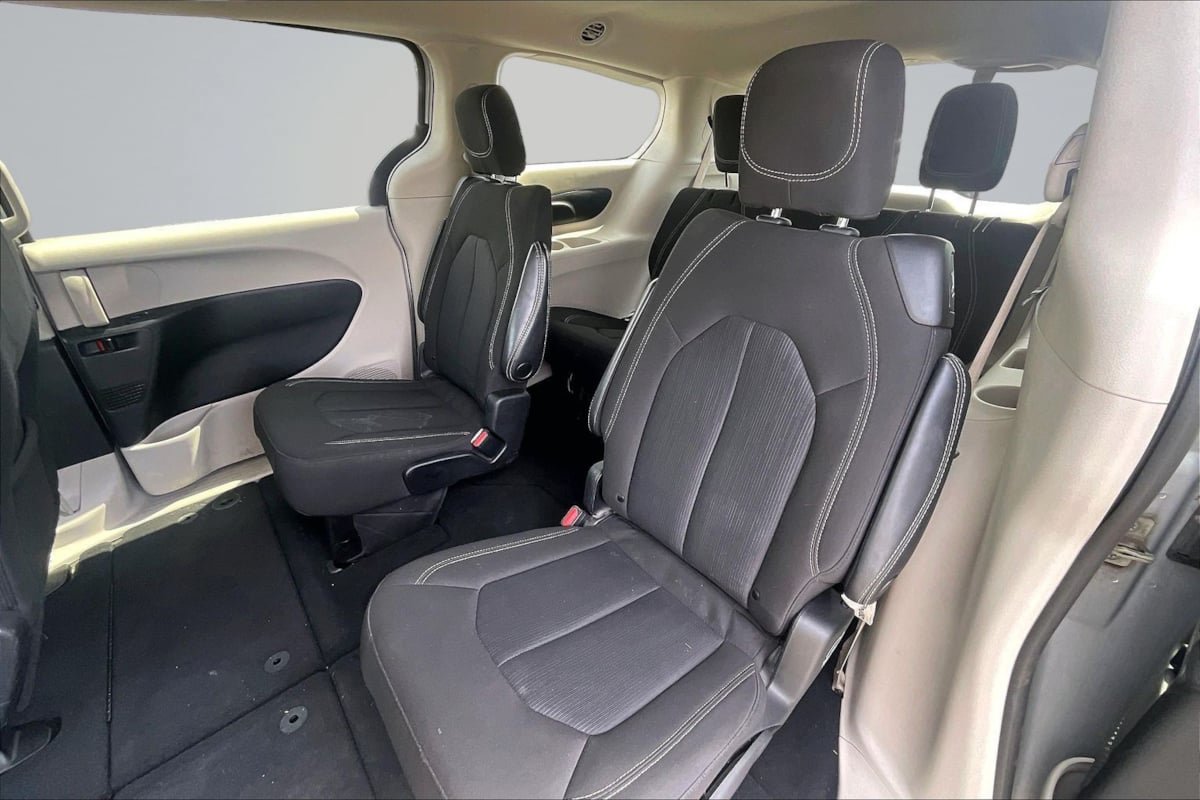Used 2023 Chrysler Voyager LX FWD image 26