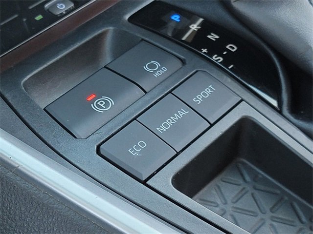 Used 2019 Toyota RAV4 Limited image 32