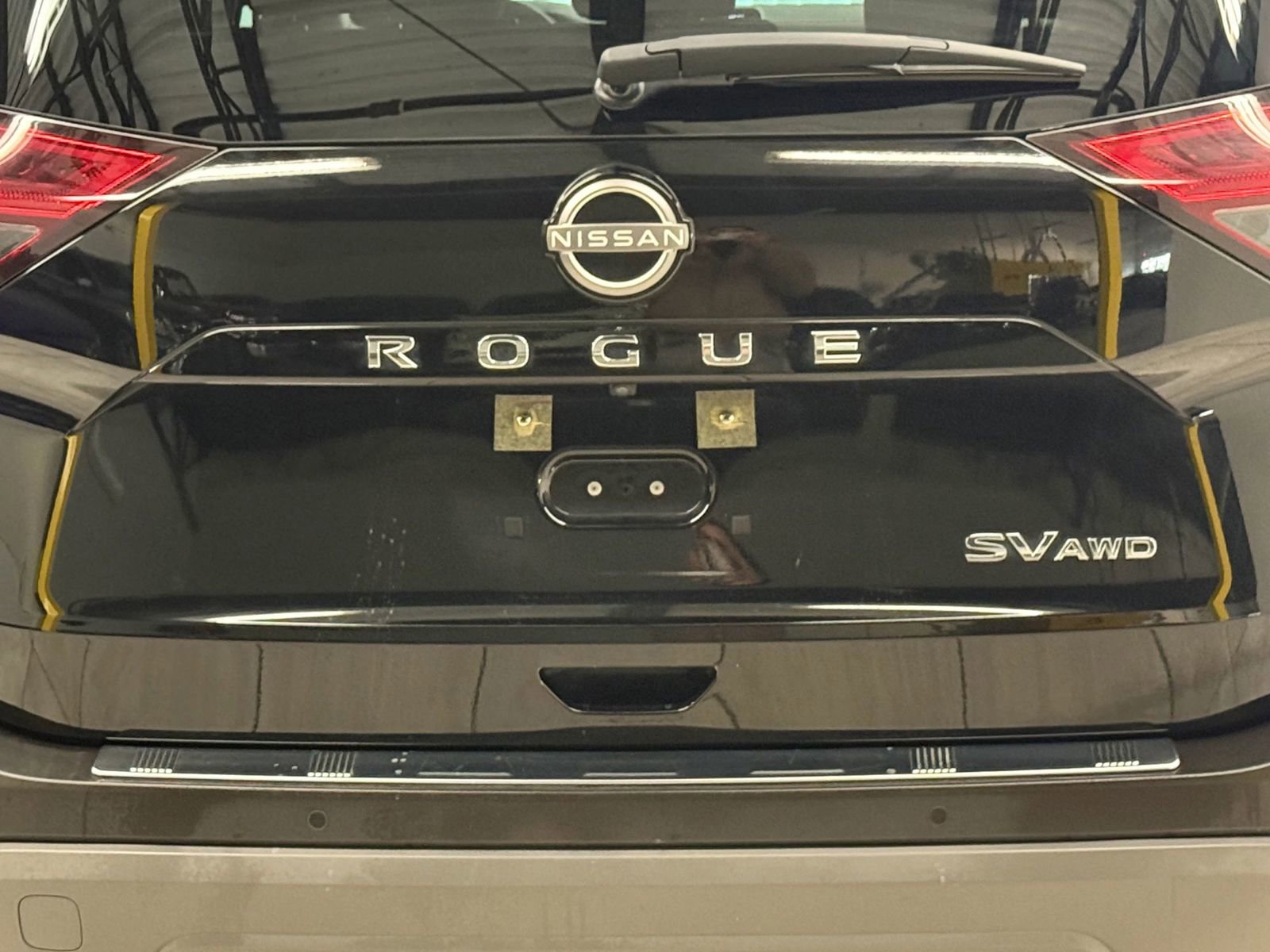 Used 2023 Nissan Rogue SV image 11