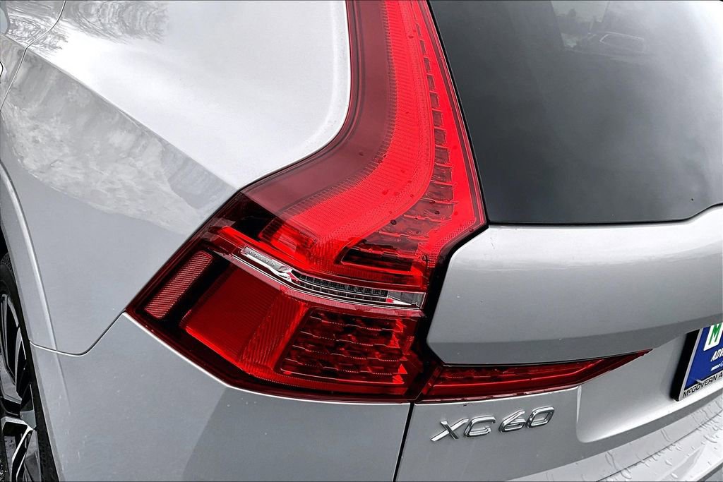 Certified 2024 Volvo XC60 B5 Plus w/ Climate Package image 23