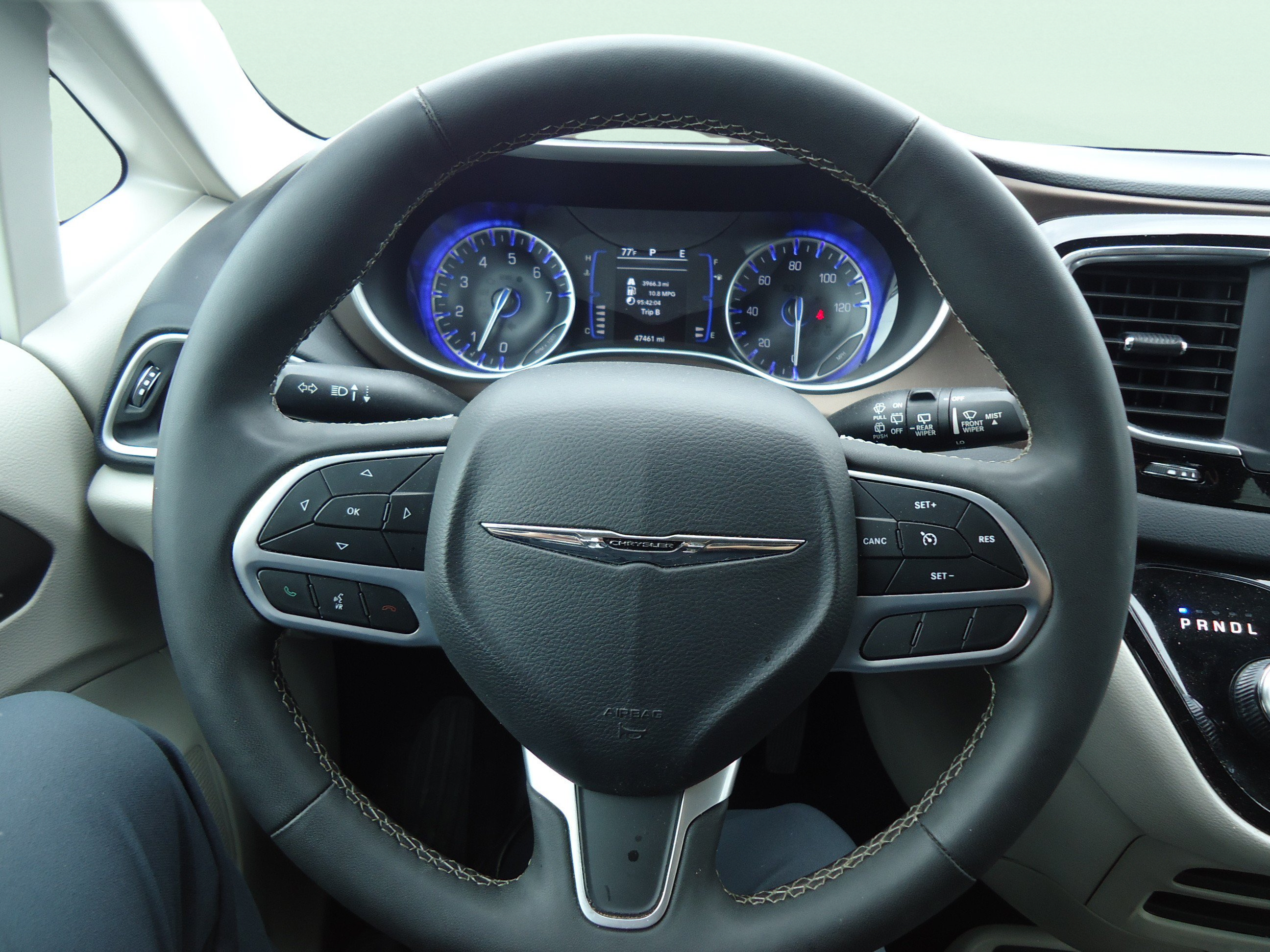 Used 2023 Chrysler Voyager LX FWD image 17