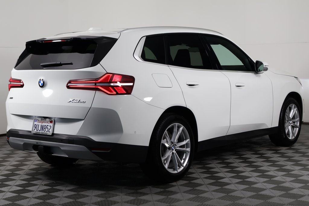 Used 2025 BMW X3 xDrive30i w/ Premium Package image 4