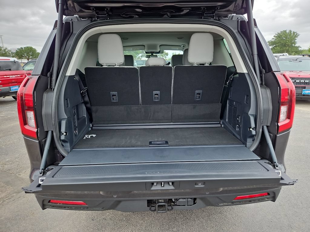New 2026 Ford Expedition Active RWD image 18