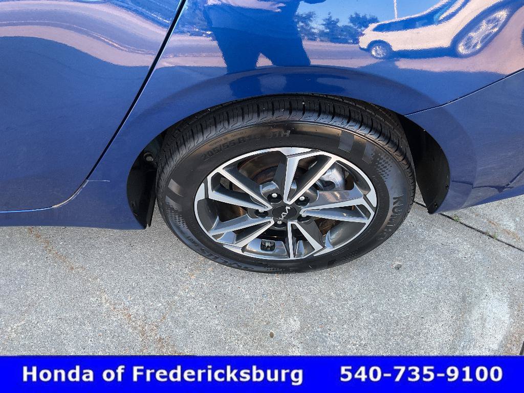 Used 2023 Kia Forte LXS w/ LXS Technology Package FWD image 11