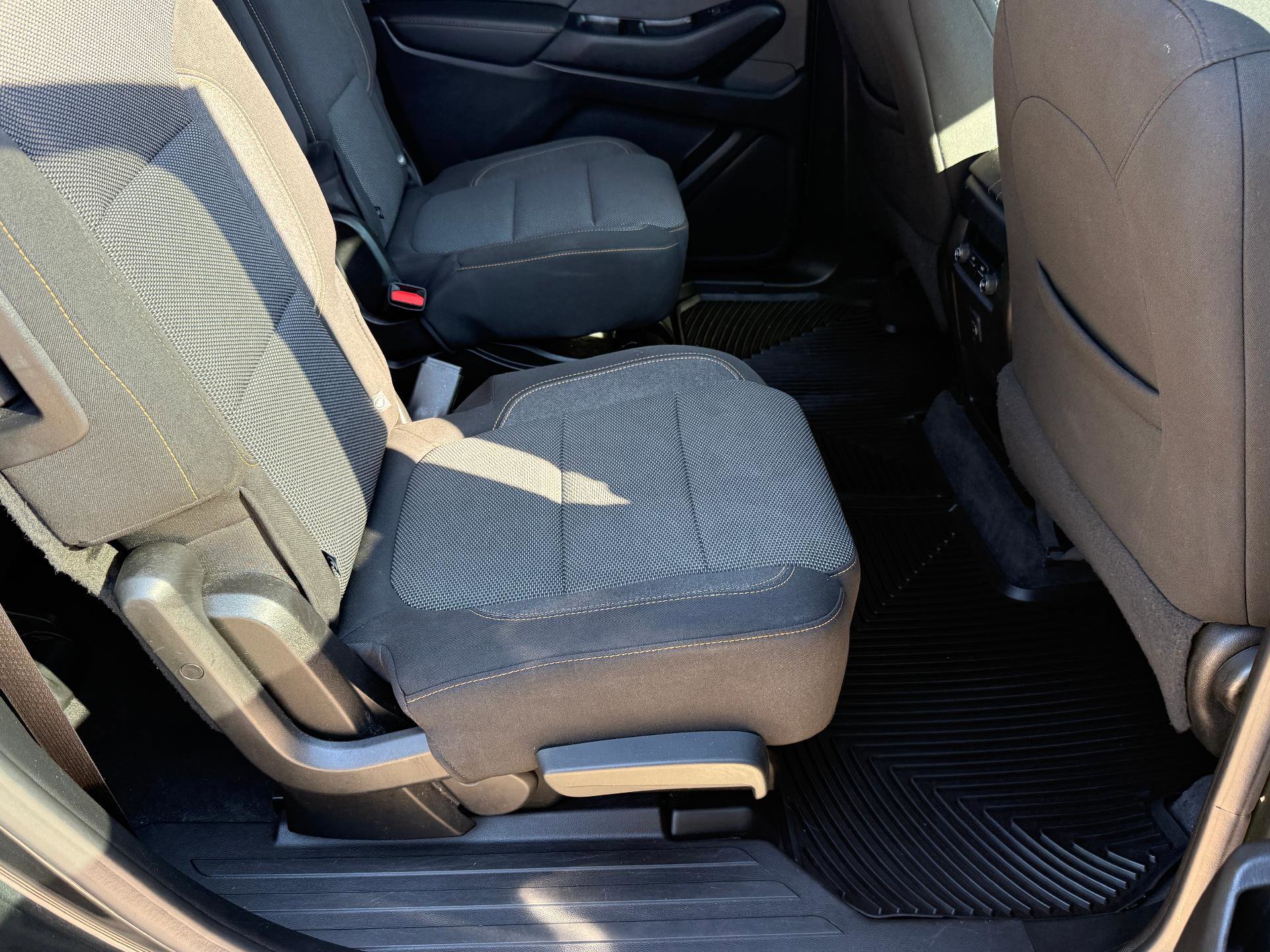 Used 2020 Chevrolet Traverse LT image 28