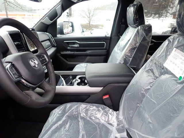 New 2026 RAM 1500 4x4 Crew Cab image 12