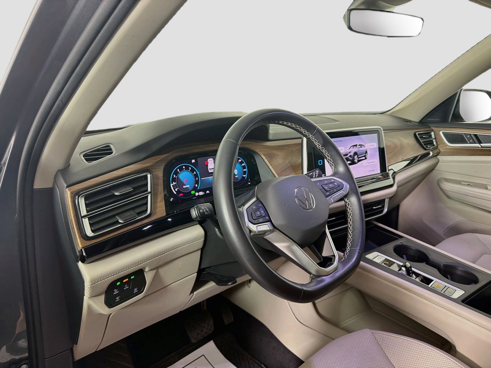 Certified 2024 Volkswagen Atlas SE FWD image 9