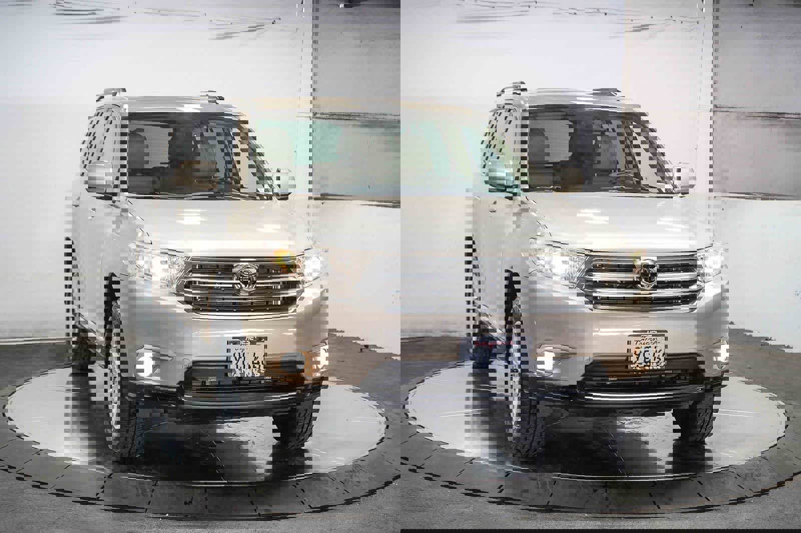 Used 2013 Toyota Highlander SE image 2