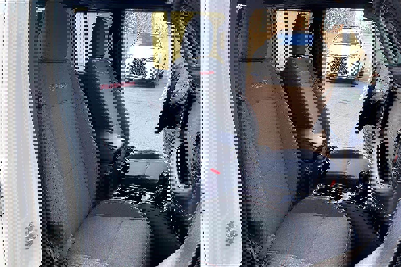 Used 2025 Jeep Gladiator Rubicon w/ Convenience Group image 9