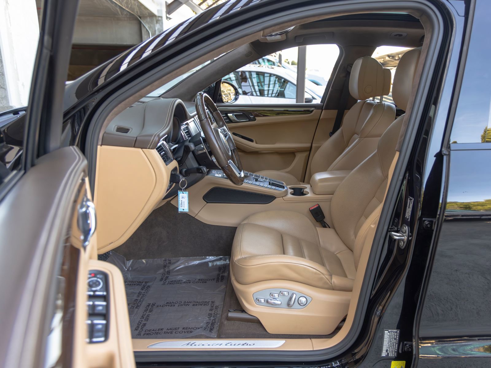 Used 2016 Porsche Macan Turbo image 26