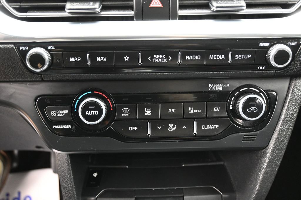 Used 2022 Kia Niro EX w/ Cold Weather Package FWD image 26