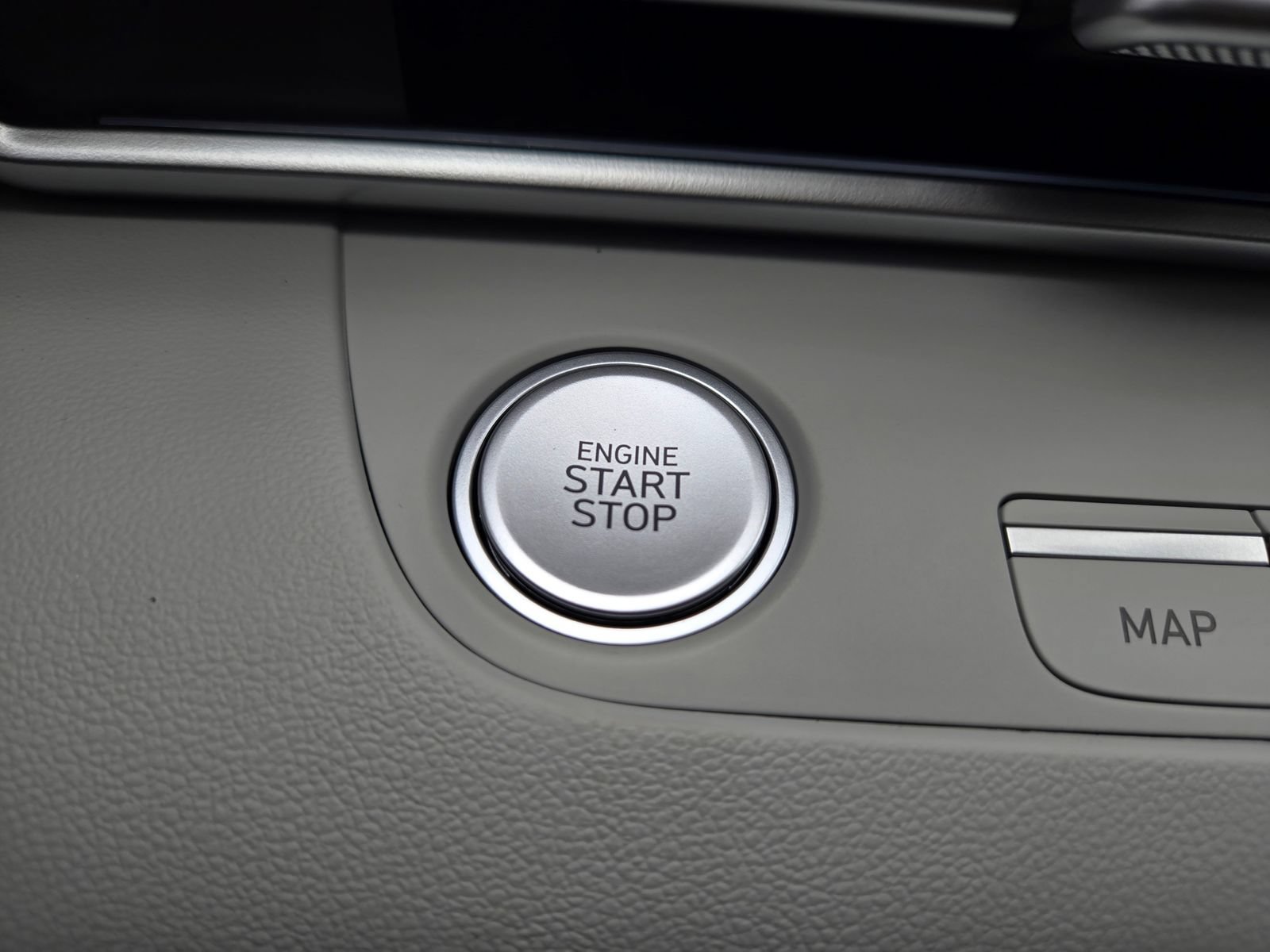 New 2026 Hyundai Elantra Limited FWD image 15