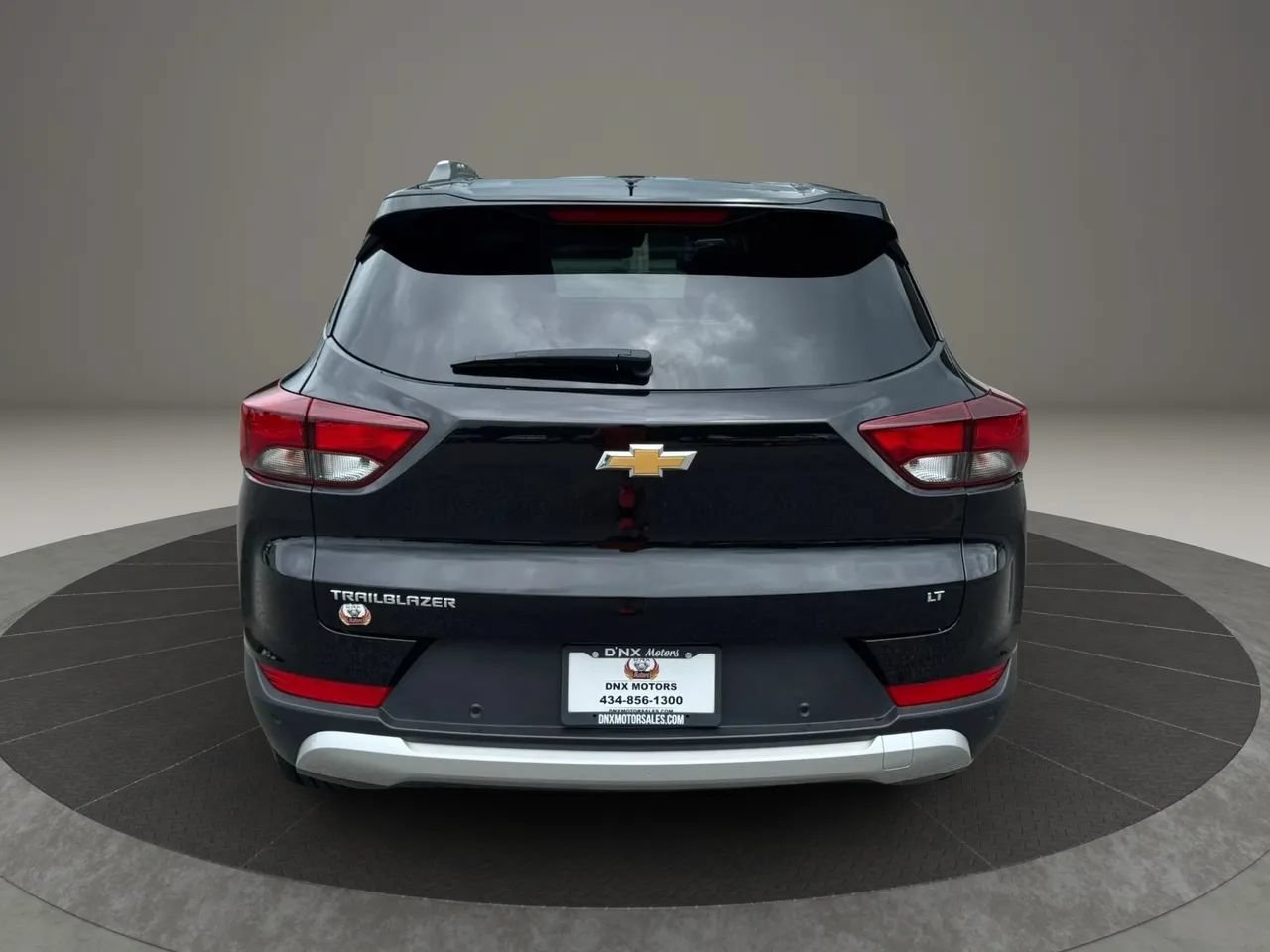 Used 2025 Chevrolet TrailBlazer LT w/ LT Cold Weather Package FWD image 5