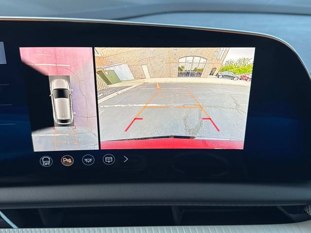 New 2025 Cadillac Optiq Sport 2 w/ LPO, Floor Liner Package image 27