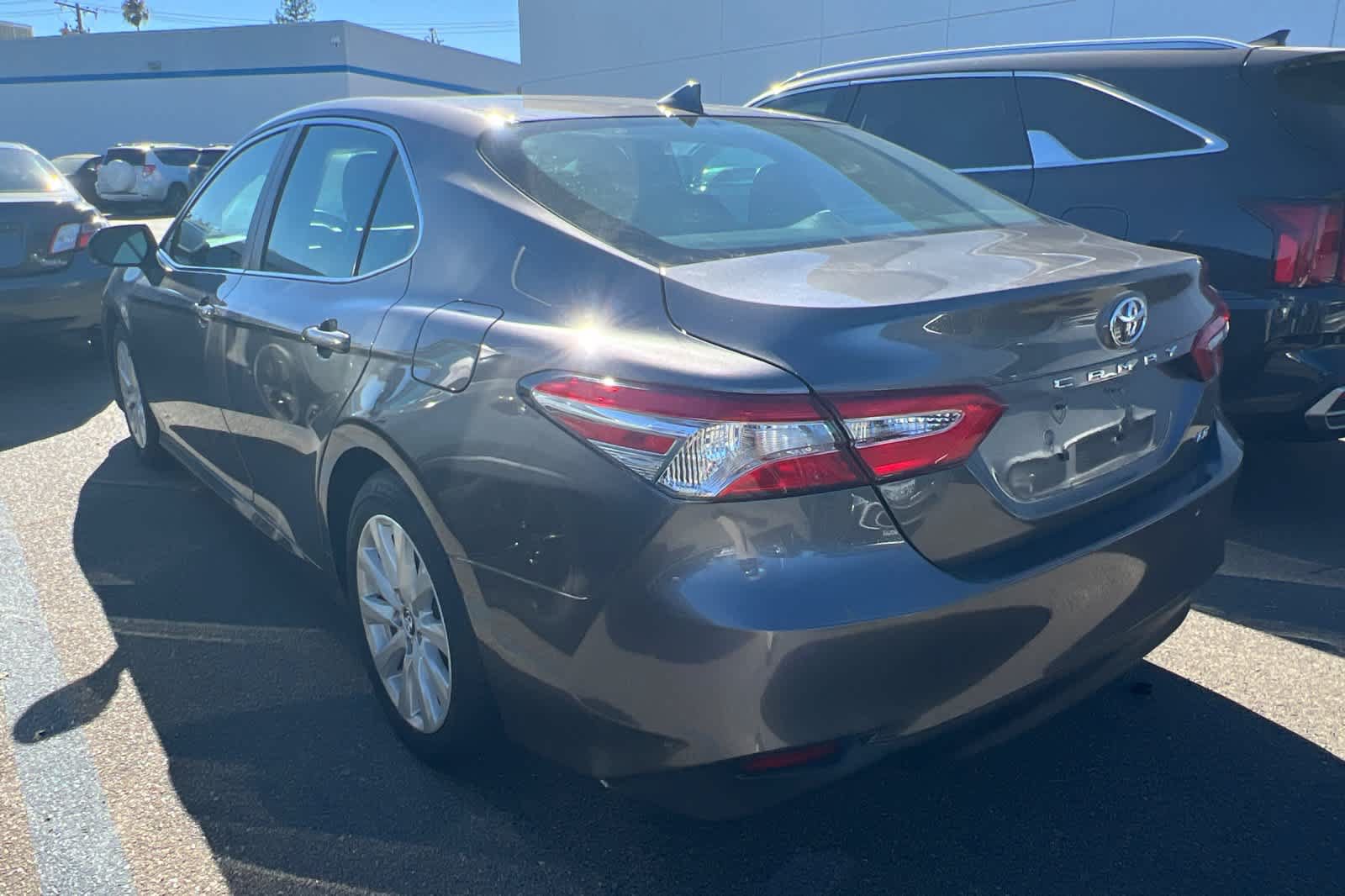 Used 2020 Toyota Camry LE w/ Convenience Package FWD image 6