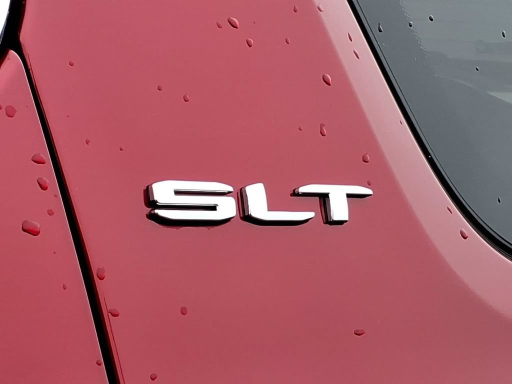 Certified 2023 GMC Acadia SLT w/ Preferred Package FWD image 11