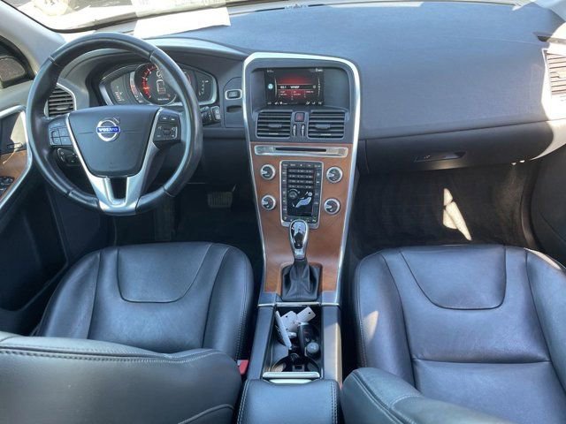 Used 2017 Volvo XC60 T5 Inscription w/ Preferred Option Package AWD/4WD image 6