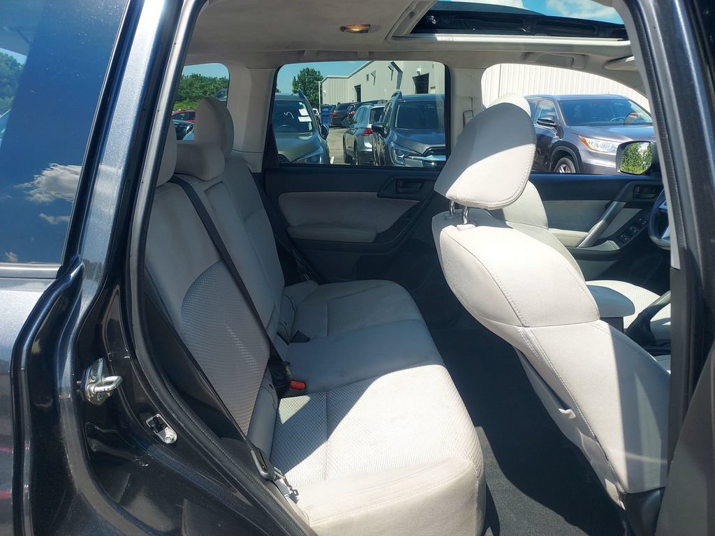 Used 2017 Subaru Forester 2.5i Premium w/ All-Weather Package AWD/4WD image 31