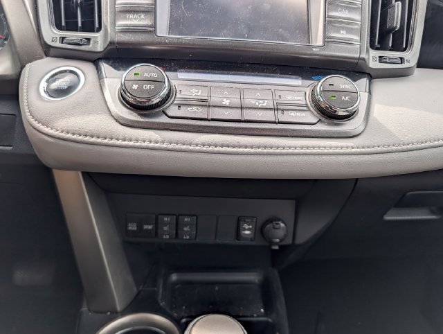 Used 2013 Toyota RAV4 Limited AWD/4WD image 22