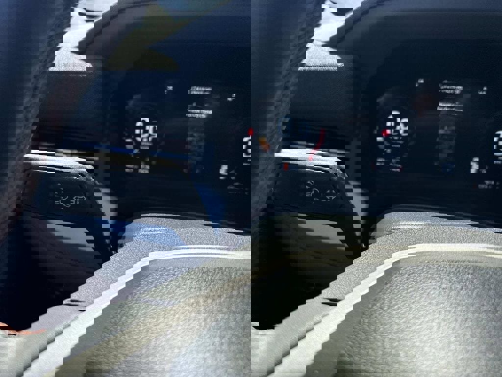 Used 2026 Ford Explorer Active AWD/4WD image 33