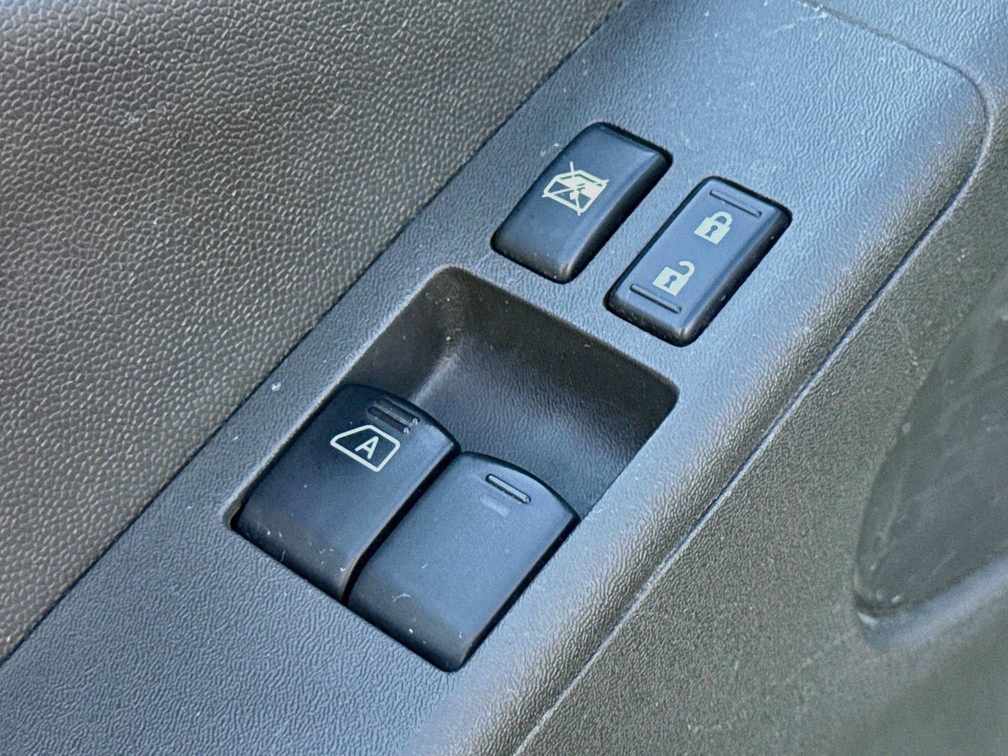 Used 2013 Nissan Frontier PRO-4X AWD/4WD image 9