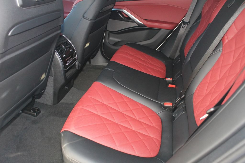 Used 2026 BMW X6 xDrive40i AWD/4WD image 21