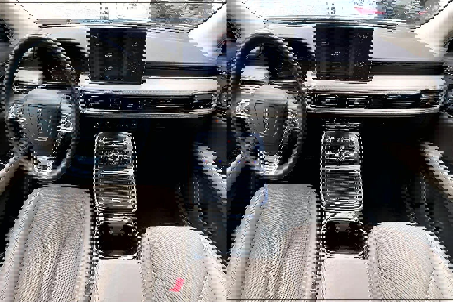 Used 2023 Lincoln Nautilus Reserve w/ Equipment Group 201A image 15