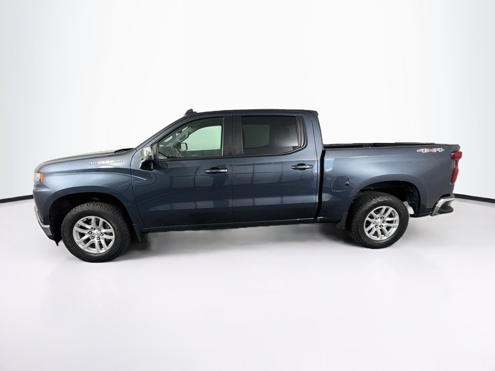 Used 2021 Chevrolet Silverado 1500 LT AWD/4WD image 4