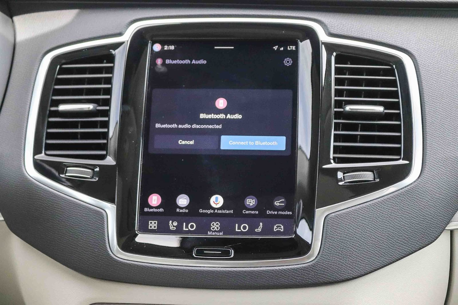 Used 2025 Volvo XC90 T8 Plus w/ Protection Package Premier AWD/4WD image 16