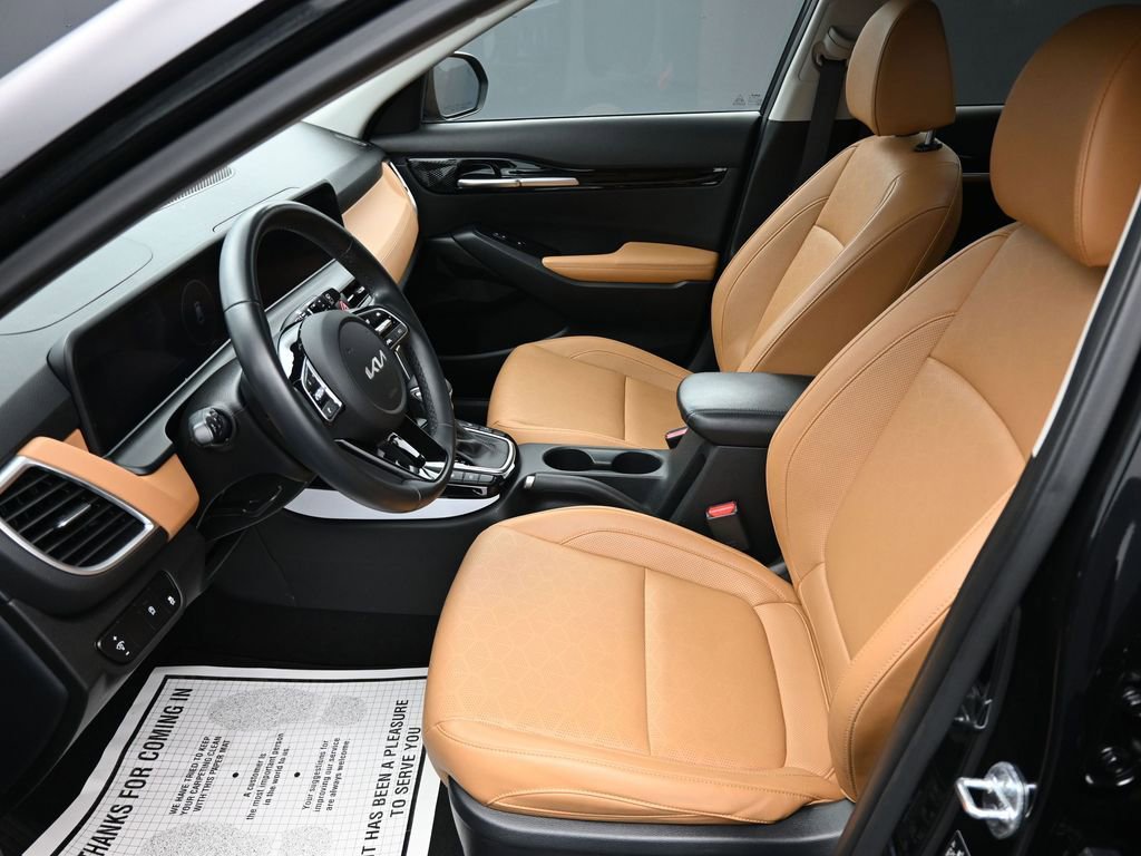 Used 2024 Kia Seltos EX image 11